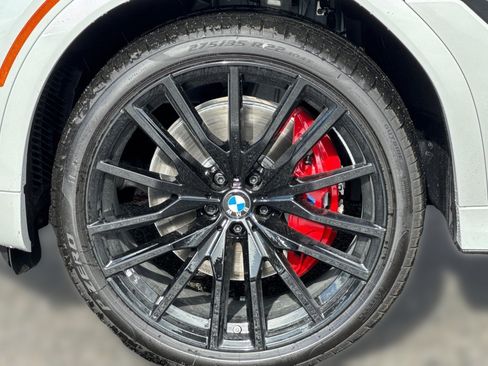 New 2026 BMW X6 xDrive40i w/ Executive Package image 11