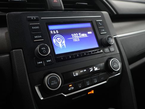 Used 2020 Honda Civic LX image 25
