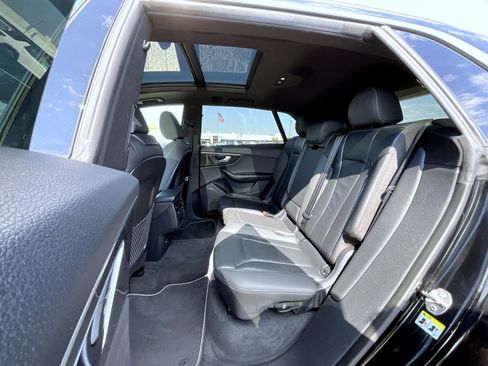 Used 2019 Audi Q8 Premium image 19