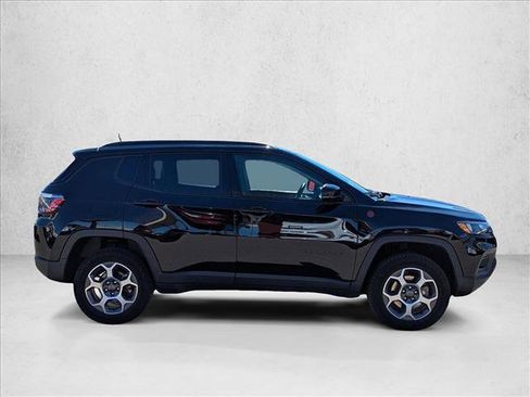 Used 2022 Jeep Compass Trailhawk w/ Trailhawk Convenience Group AWD/4WD image 4