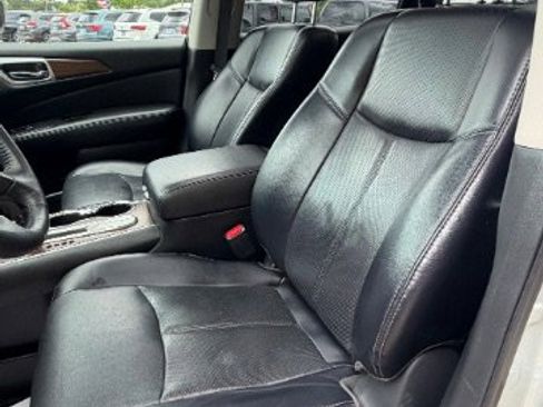 Used 2019 Nissan Pathfinder Platinum FWD image 9