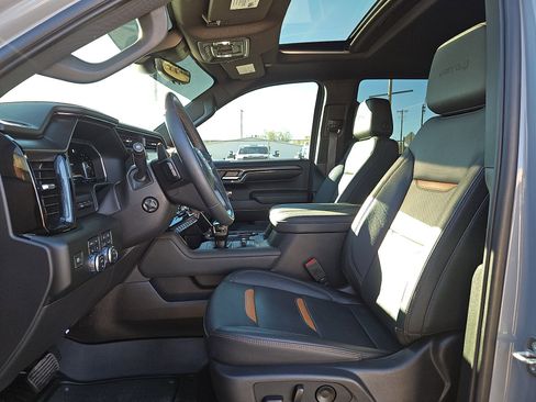 Used 2024 GMC Sierra 1500 AT4 w/ Technology Package image 15