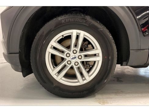 Used 2023 Ford Explorer XLT w/ Equipment Group 202A image 11