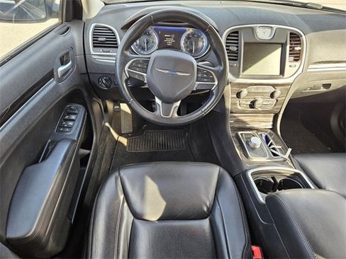 Used 2016 Chrysler 300 Limited image 7