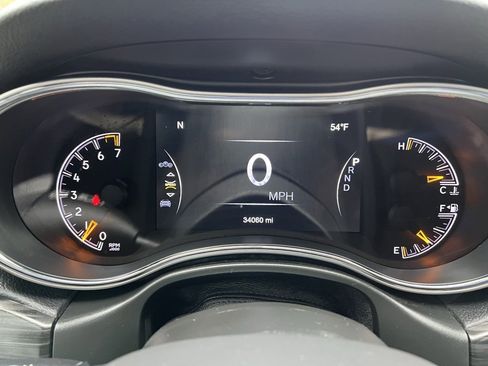 Used 2022 Jeep Grand Cherokee Laredo X image 32