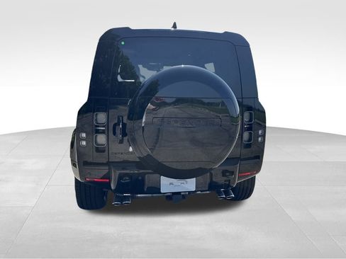 New 2025 Land Rover Defender 110 V8 image 8