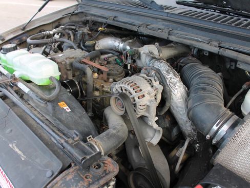 Used 2001 Ford Excursion XLT image 19