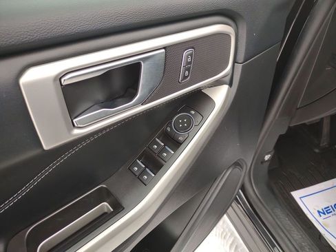 Used 2022 Ford Explorer XLT w/ Equipment Group 202A image 11