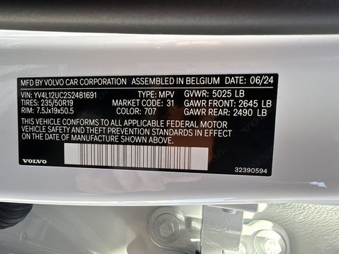Used 2025 Volvo XC40 B5 Plus w/ Protection Package Premier AWD/4WD image 46