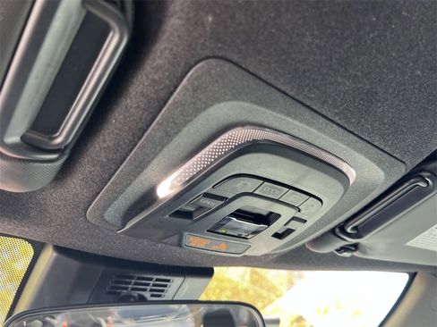 Used 2025 Toyota Corolla SE image 33