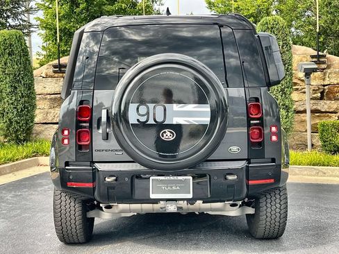 Certified 2023 Land Rover Defender 90 X-Dynamic SE AWD/4WD image 4