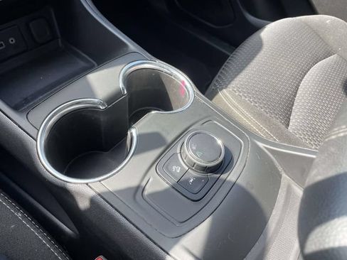 Used 2024 GMC Terrain SLE FWD image 34