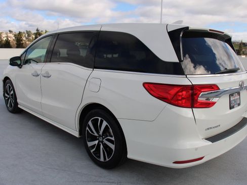 Used 2018 Honda Odyssey Elite image 5