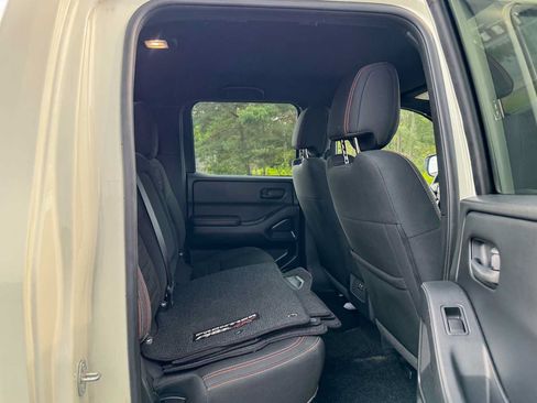 Used 2026 Nissan Frontier PRO-4X AWD/4WD image 11