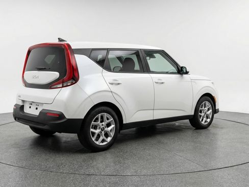 Used 2025 Kia Soul LX w/ LX Technology Package image 9