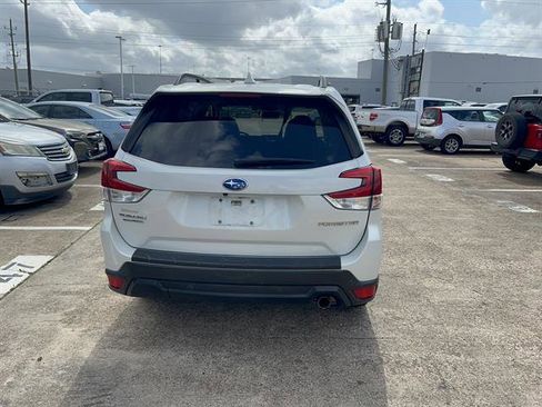 Used 2019 Subaru Forester Limited w/ Popular Package #3 image 2