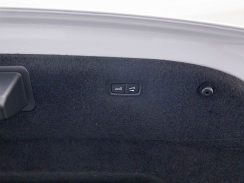 Certified 2020 Porsche Taycan Turbo image 33