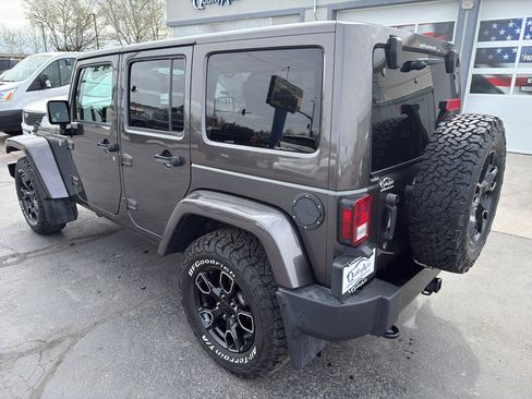 Used 2017 Jeep Wrangler Unlimited Sahara image 8