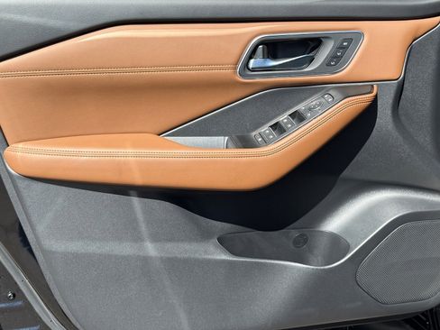 New 2026 Nissan Rogue Platinum w/ Tech Package image 17