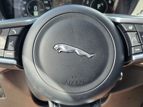 Used 2019 Jaguar F-PACE Portfolio image 27