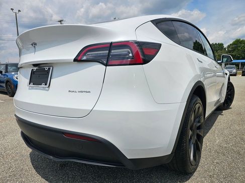 Used 2023 Tesla Model Y Long Range AWD/4WD image 5
