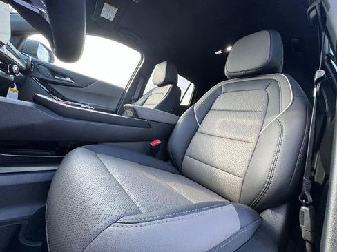 New 2026 Chevrolet Equinox LT w/ Convenience Package II AWD/4WD image 16