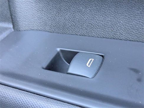 Used 2021 Chevrolet Silverado 1500 Custom image 28