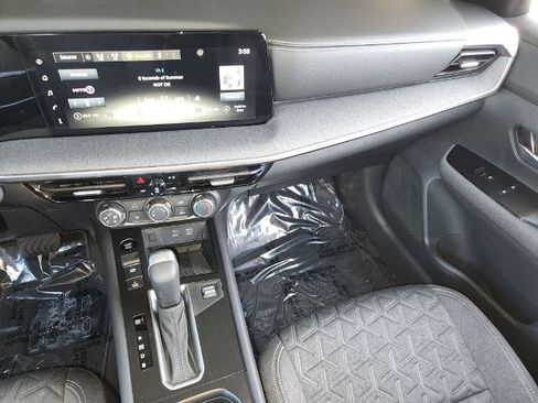 Certified 2025 Nissan Kicks SV image 16