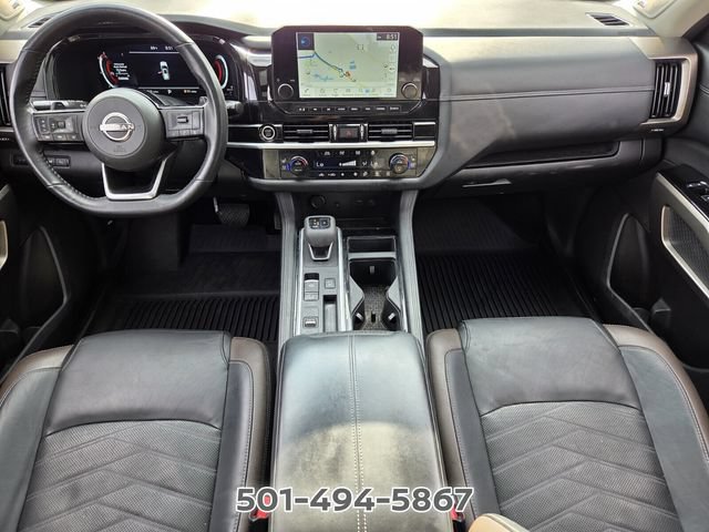 Used 2024 Nissan Pathfinder Platinum w/ Lighting Package (N92) FWD image 12