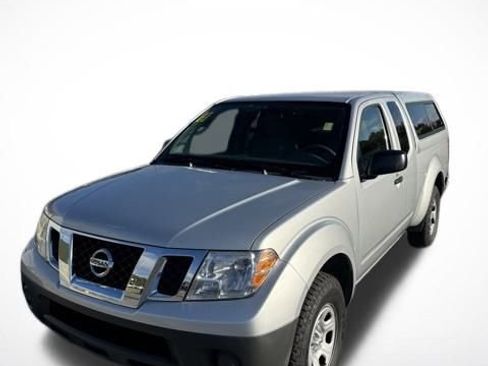 Used 2011 Nissan Frontier S w/ S Preferred Pkg image 3