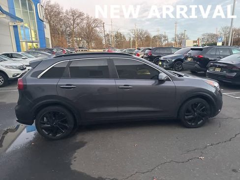 Used 2018 Kia Niro EX w/ EX Touring Graphite Edition image 15