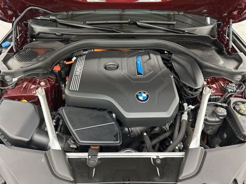 Used 2023 BMW 530e xDrive w/ Convenience Package image 34