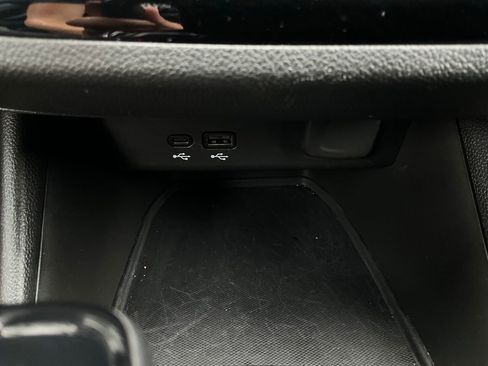 Used 2025 Buick Envista Sport Touring image 24