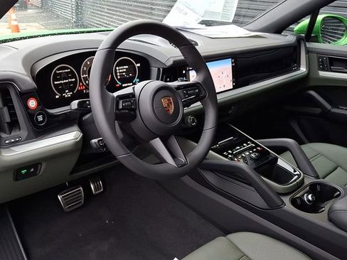 New 2026 Porsche Cayenne S image 4