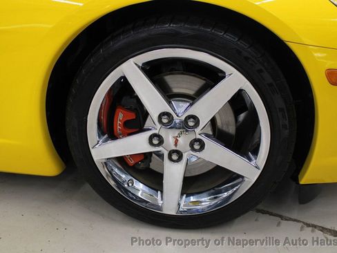 Used 2007 Chevrolet Corvette Coupe w/ Preferred Equipment Group RWD image 12