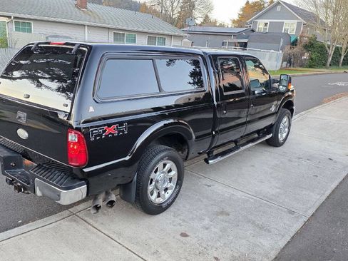 Used 2011 Ford F250 Lariat w/ Lariat Interior Pkg image 5