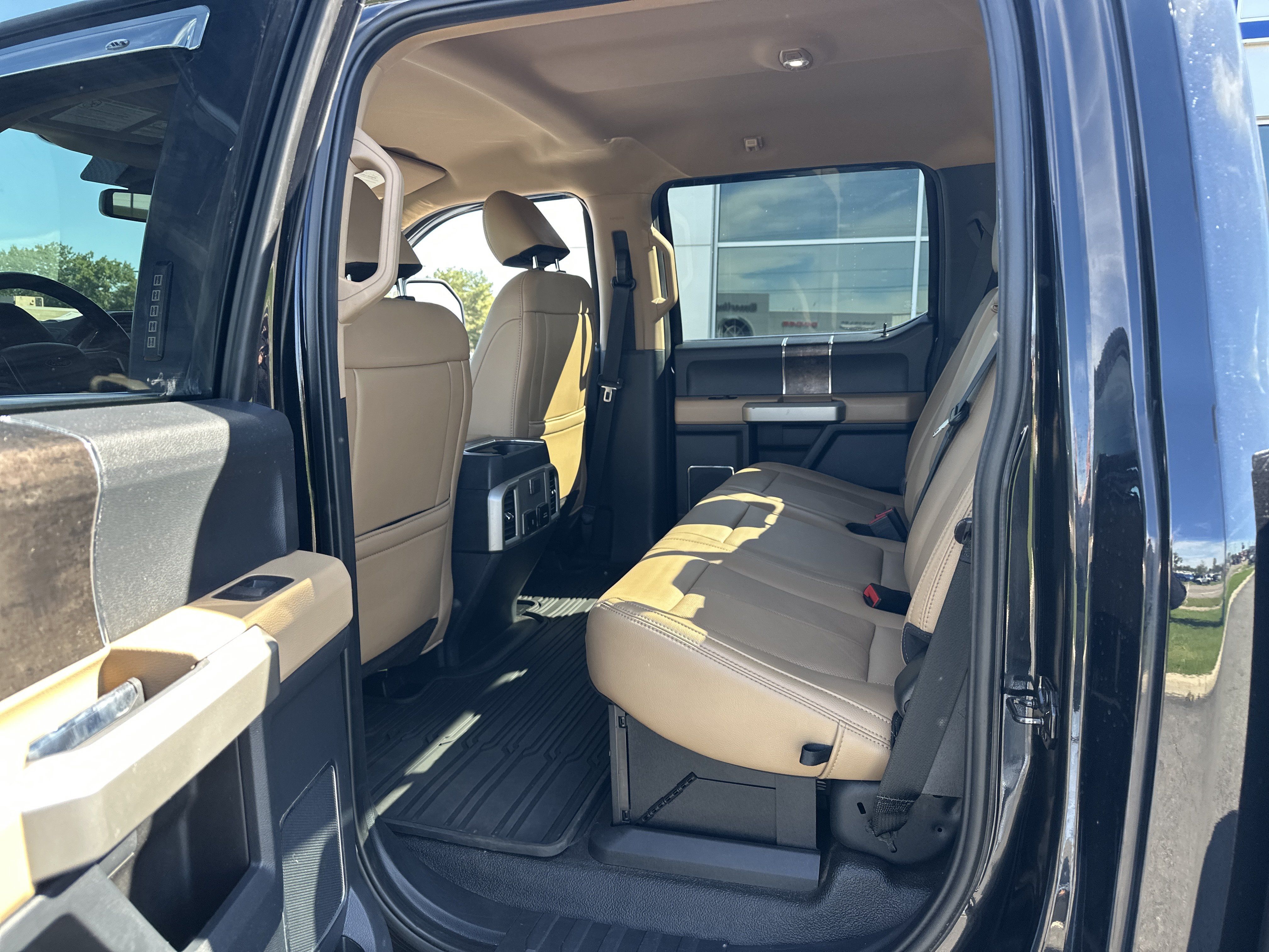 Used 2022 Ford F350 Lariat w/ Lariat Ultimate Package AWD/4WD image 8