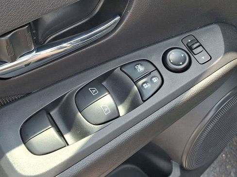 Used 2021 Nissan Kicks SV FWD image 25