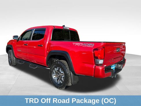 Used 2017 Toyota Tacoma TRD Off-Road AWD/4WD image 4