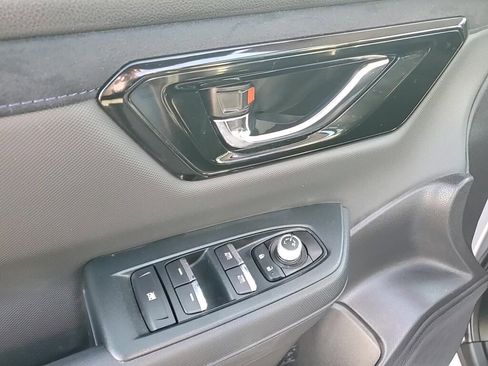 Certified 2025 Subaru Forester Limited image 11