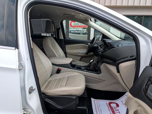 Used 2019 Ford Escape SEL image 11