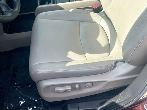 Used 2018 Honda Odyssey EX-L image 18