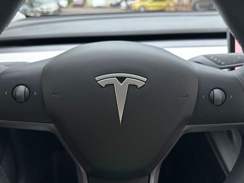 Used 2022 Tesla Model 3 Long Range AWD/4WD image 38