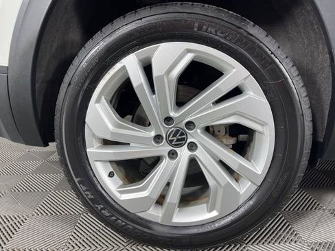 Used 2023 Volkswagen Atlas SE image 16