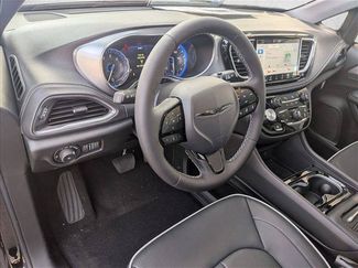 New 2026 Chrysler Pacifica Limited w/ S Appearance Package AWD/4WD video 3