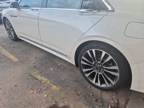Used 2018 Lincoln Continental Reserve AWD/4WD image 10