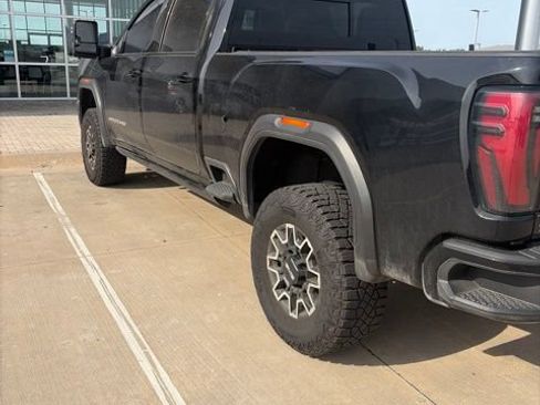 Used 2025 GMC Sierra 2500 AT4X AWD/4WD image 5