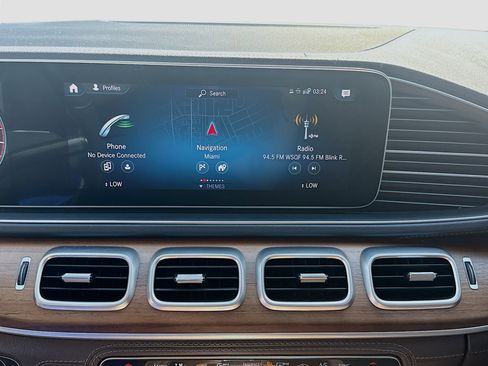 Used 2022 Mercedes-Benz GLS 450 4MATIC image 12