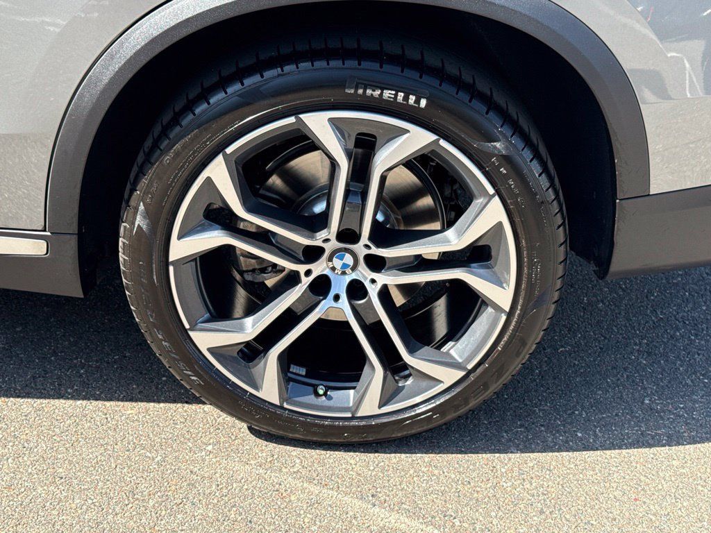 Used 2026 BMW X5 sDrive40i w/ Parking Assistance Package RWD image 13