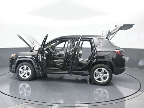 Used 2024 Jeep Compass Latitude image 70
